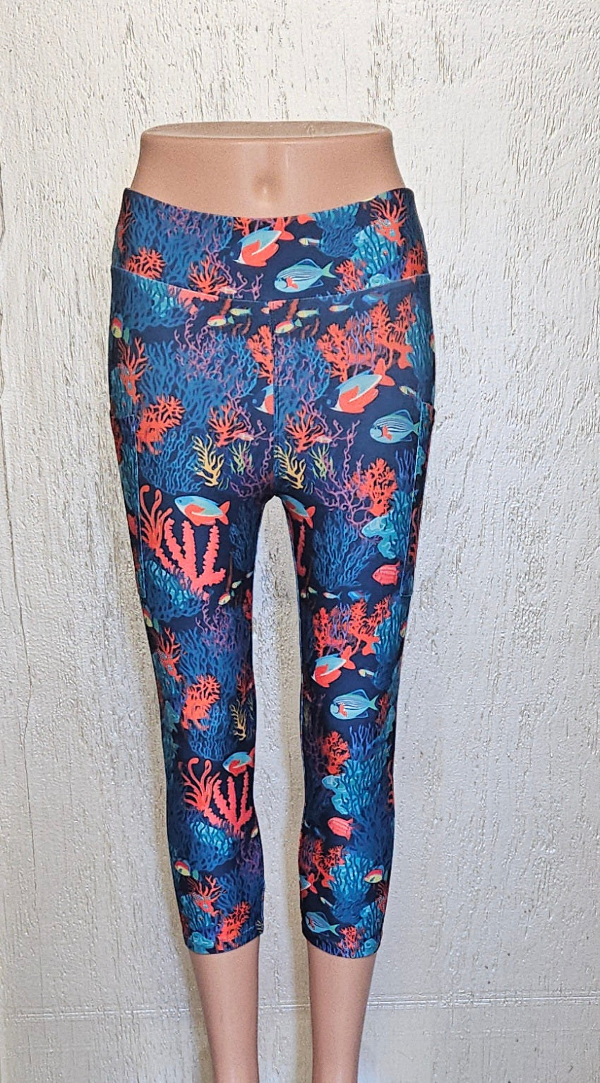 Coral Fish capris with pockets