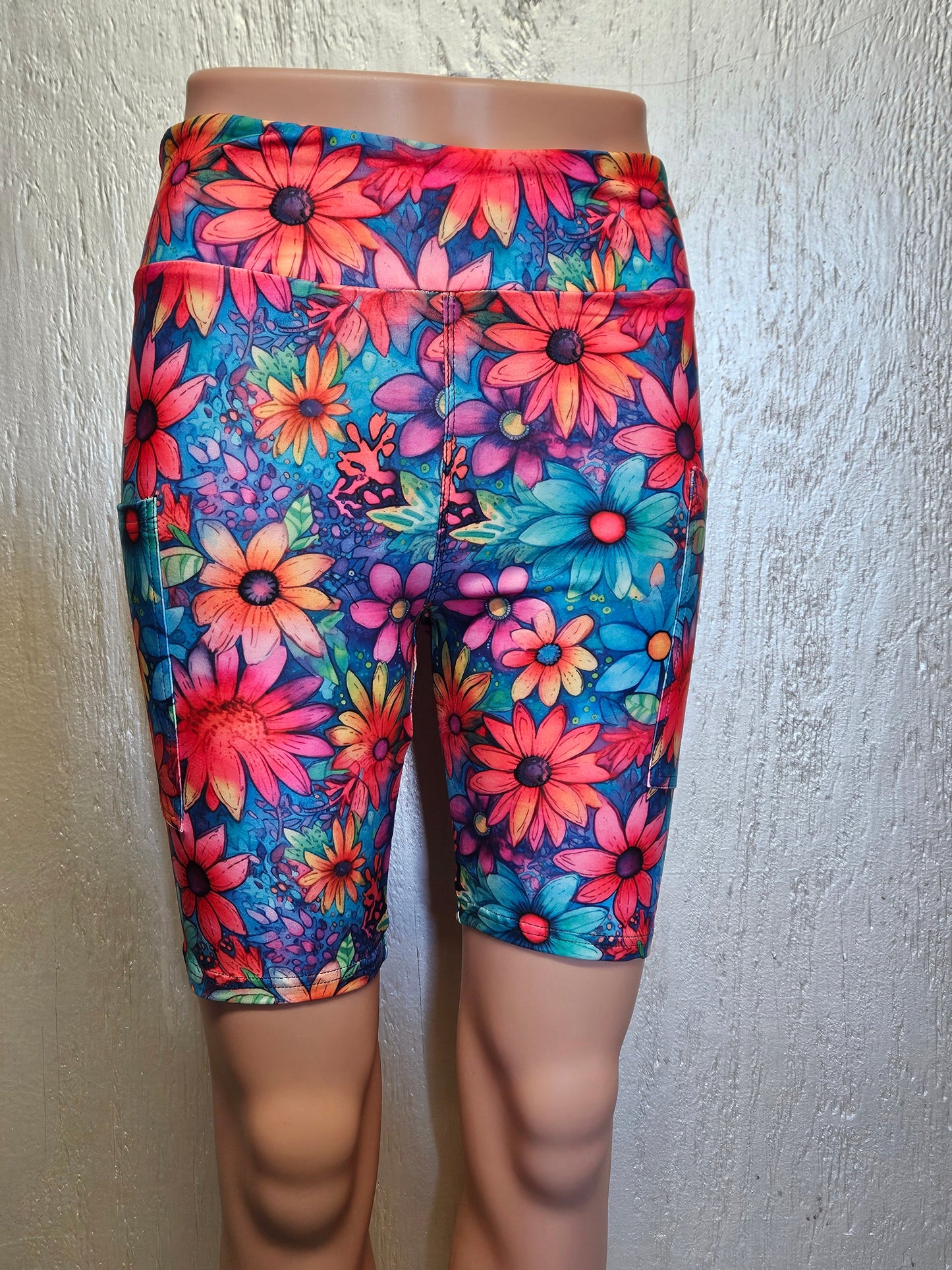 Hipper Flower 8 capris and bike shorts