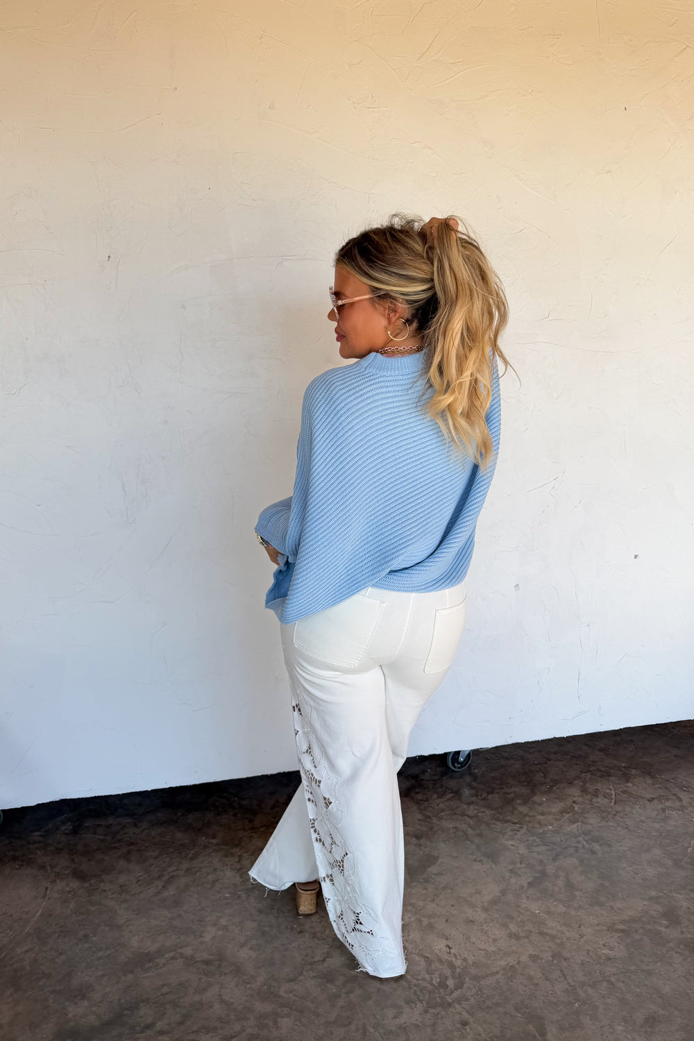 Meg Poncho Sweater Preorder eta beg Feb