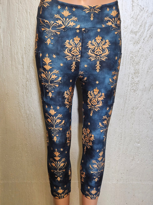 Damask Gold capris with pockets