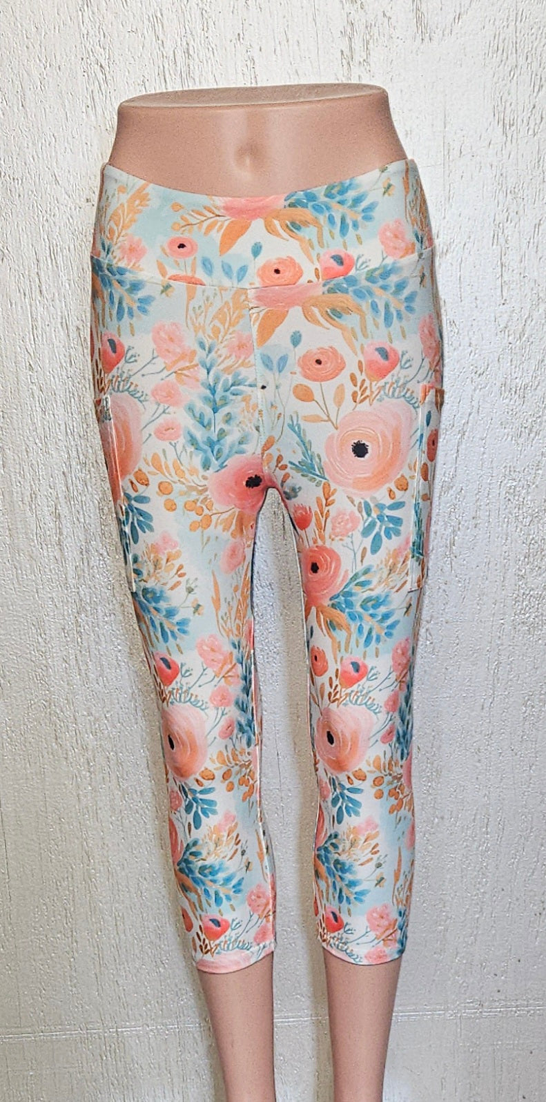 Watercolor Flowers capris with pockets