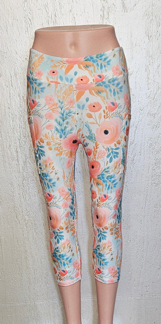 Watercolor Flowers capris with pockets