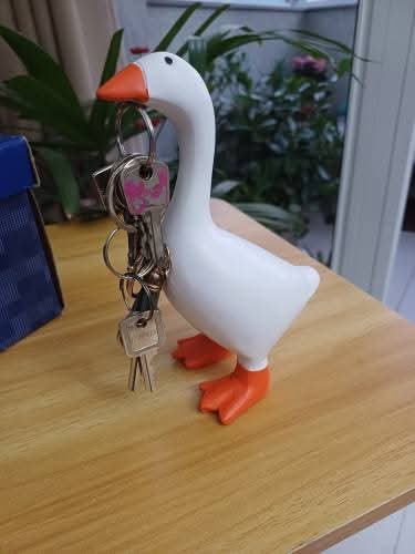 Table top Goose decor key holder