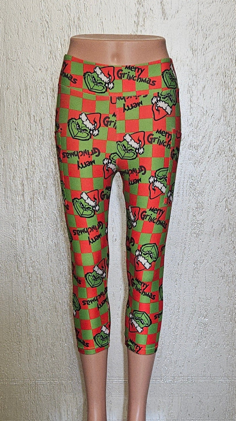 Plaid Grinchmas capris with pockets