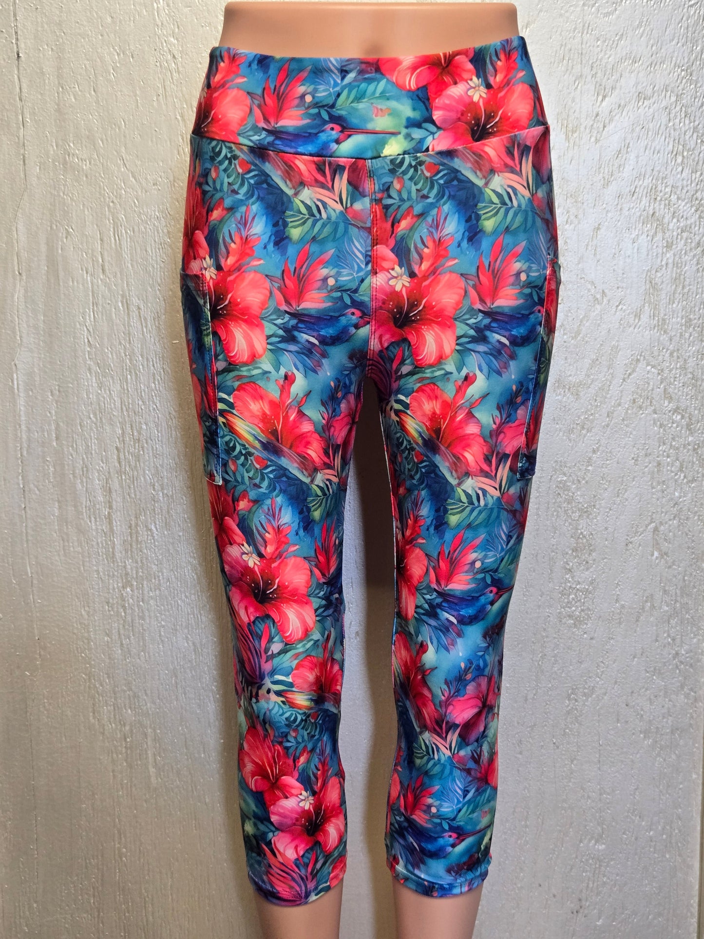 Jungle floral capris with pockets