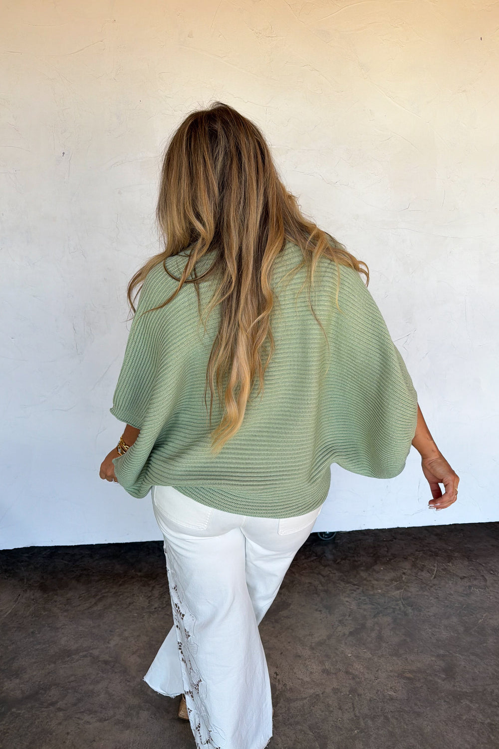 Meg Poncho Sweater Preorder eta beg Feb