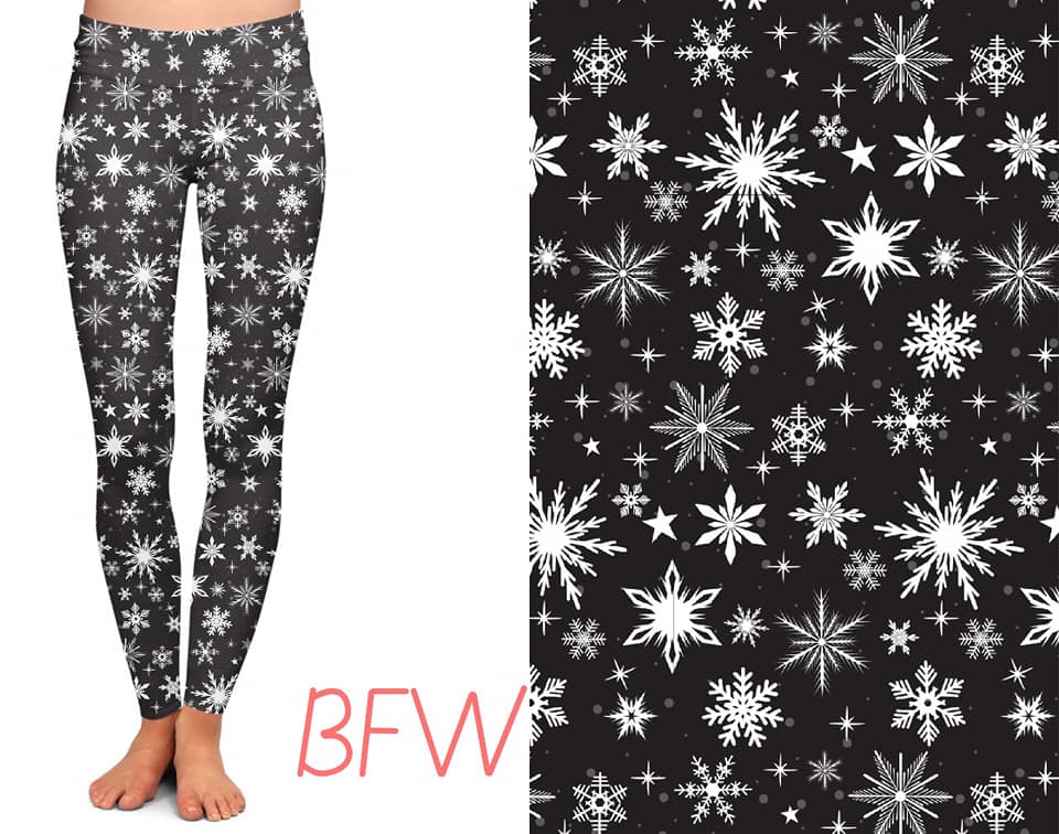 "B&W Snowflakes"  Leggings