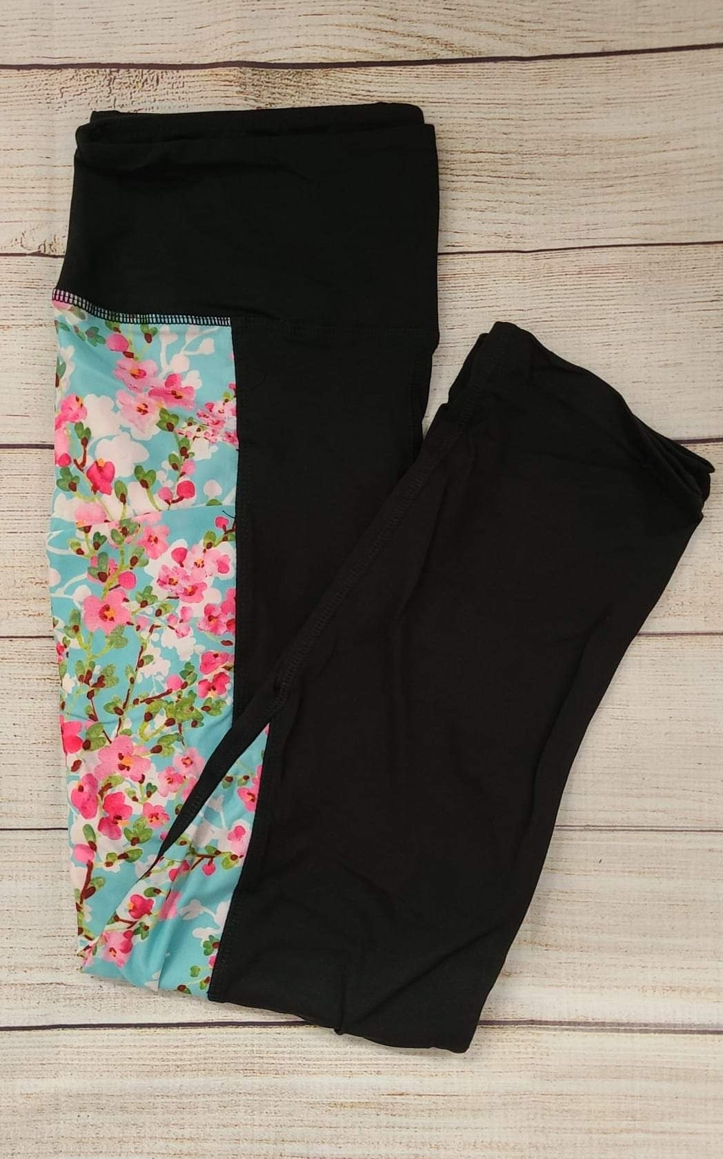 Victorian Floral cut out Capris with pockets